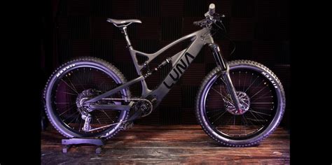 Bike luna - We took advantage of Garrett's request to build the first Nua Luna model in its new improved version, and here we introduce it to you.This version of Nua Luna has a new light full carbon fork equipped with 3-bolt for your adventures, internal light cable routing, tapered steering and a 12mm thru axle. You can also …